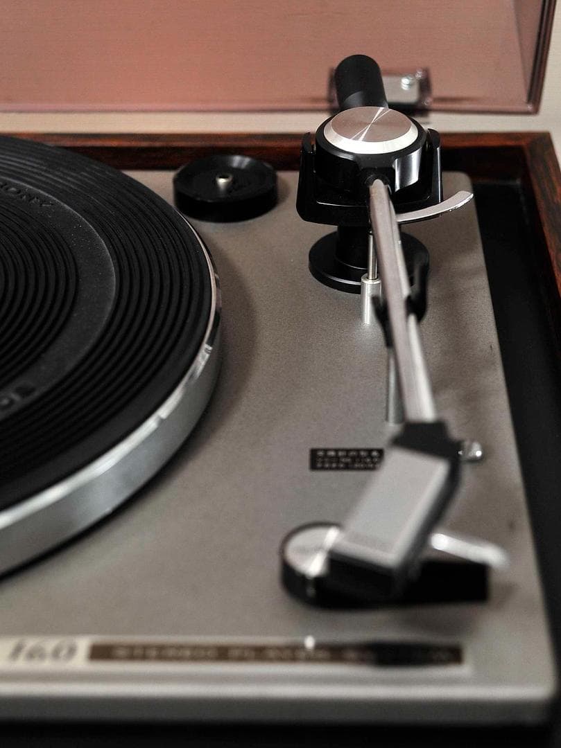 ★ラジオで育ったトランジスター世代に次のオーディオの楽しさをソニーと共に！　♪