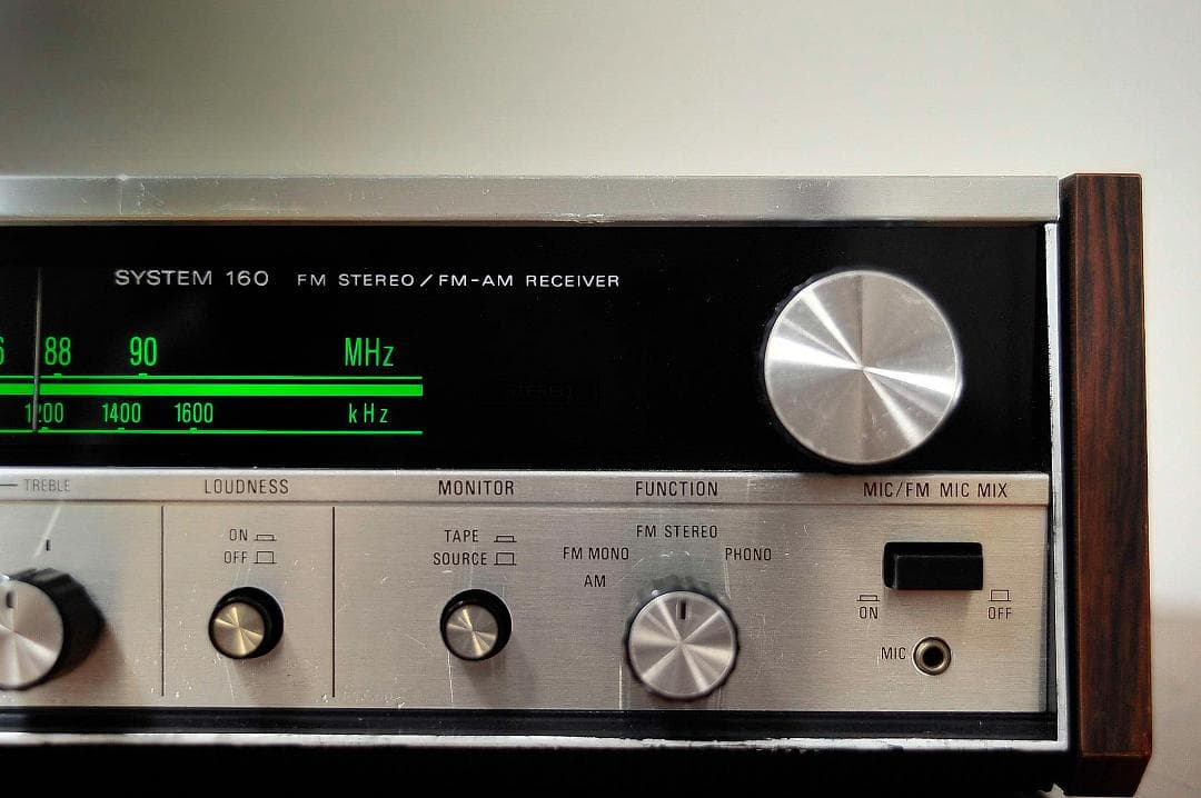 ★ラジオで育ったトランジスター世代に次のオーディオの楽しさをソニーと共に！　♪