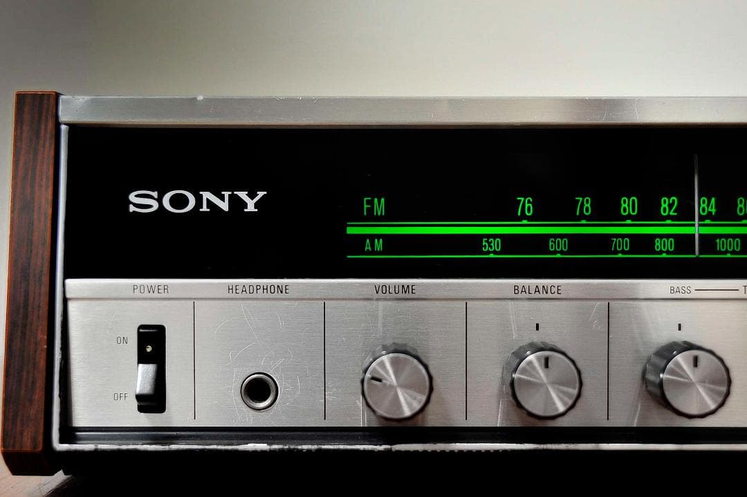 ★ラジオで育ったトランジスター世代に次のオーディオの楽しさをソニーと共に！　♪