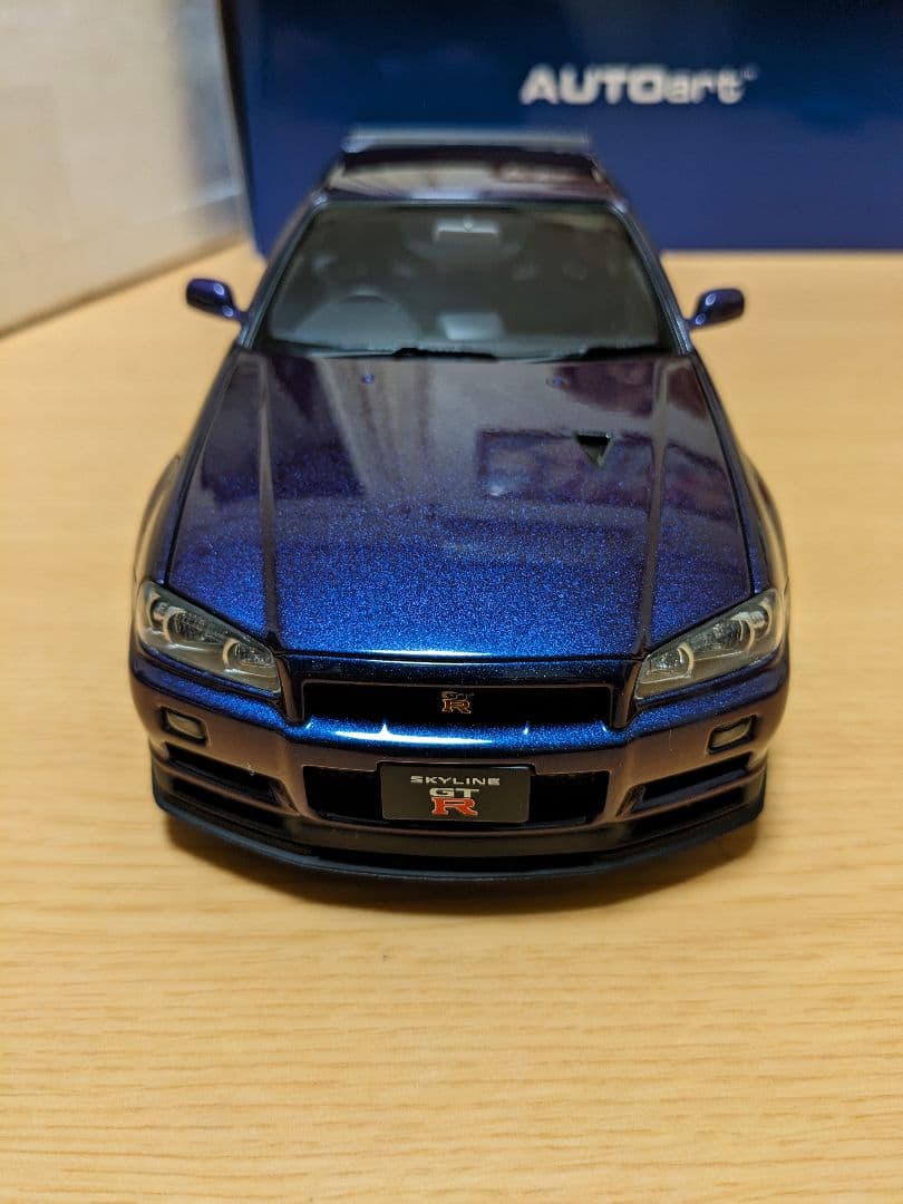 オートアート1/18　ニッサン スカイライン GT-R R34