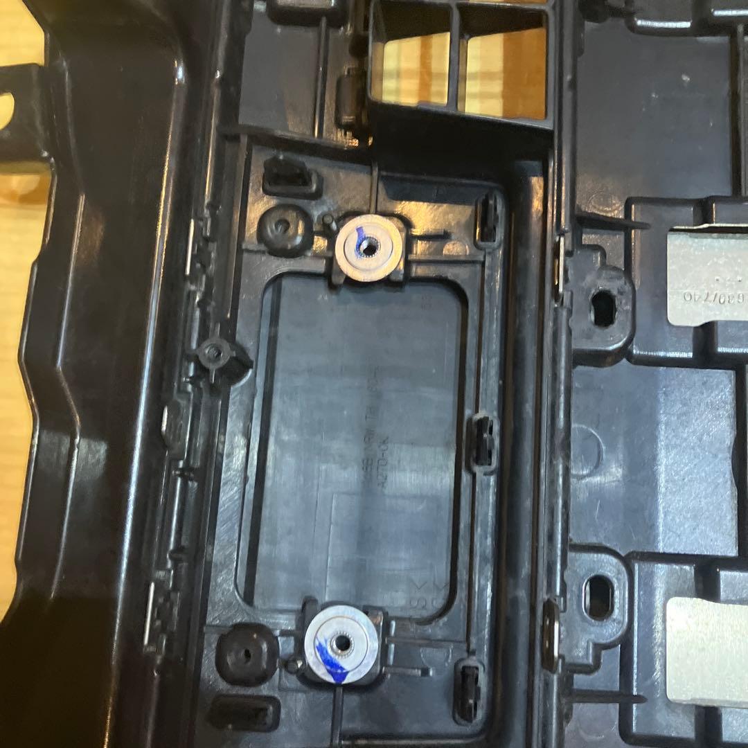 メ*ス様 トヨタ　5型ハイエース　ダークプライムⅡ 純正グリル