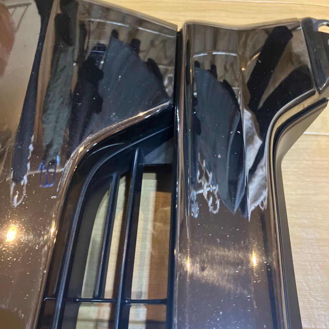 メ*ス様 トヨタ　5型ハイエース　ダークプライムⅡ 純正グリル