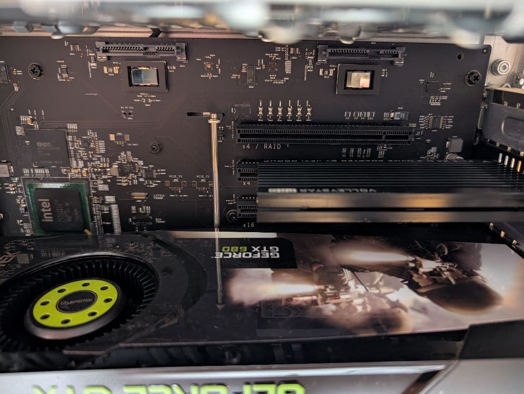 Macデスクトップ mac pro 2010 12 Core CPU 32gb gtx680 SSD