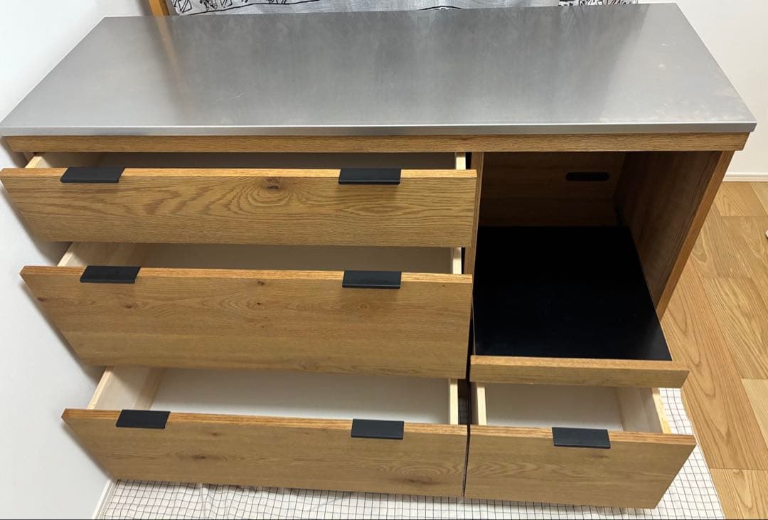 ウニコ　ステンレス天板付き食器棚