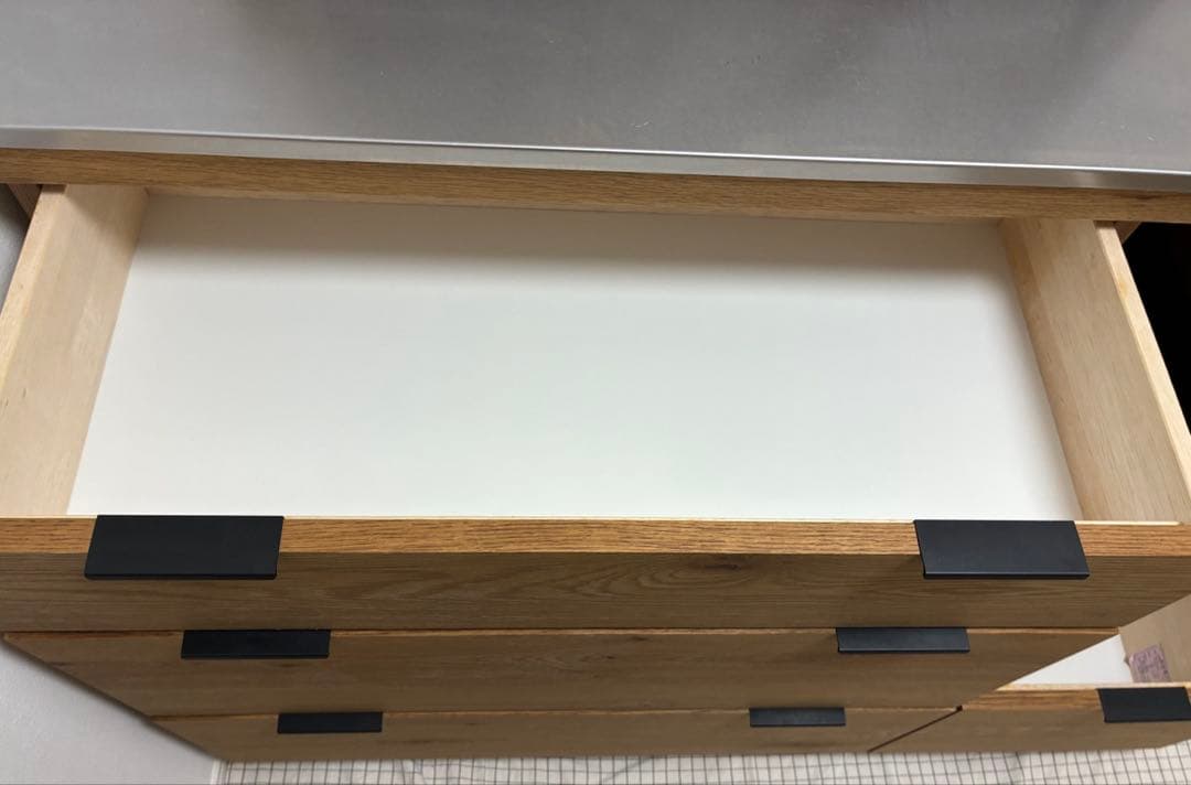 ウニコ　ステンレス天板付き食器棚