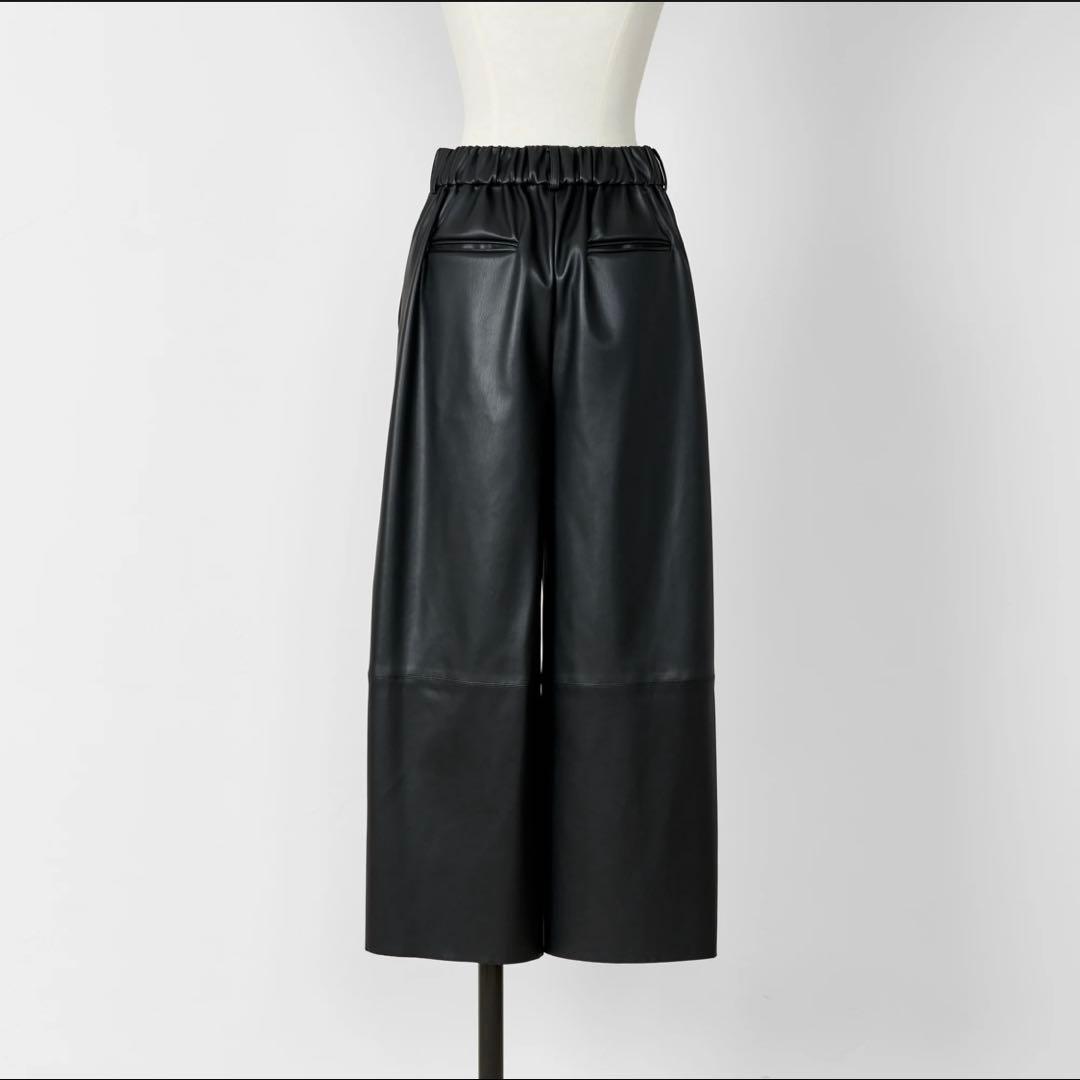 heve レザーパンツ