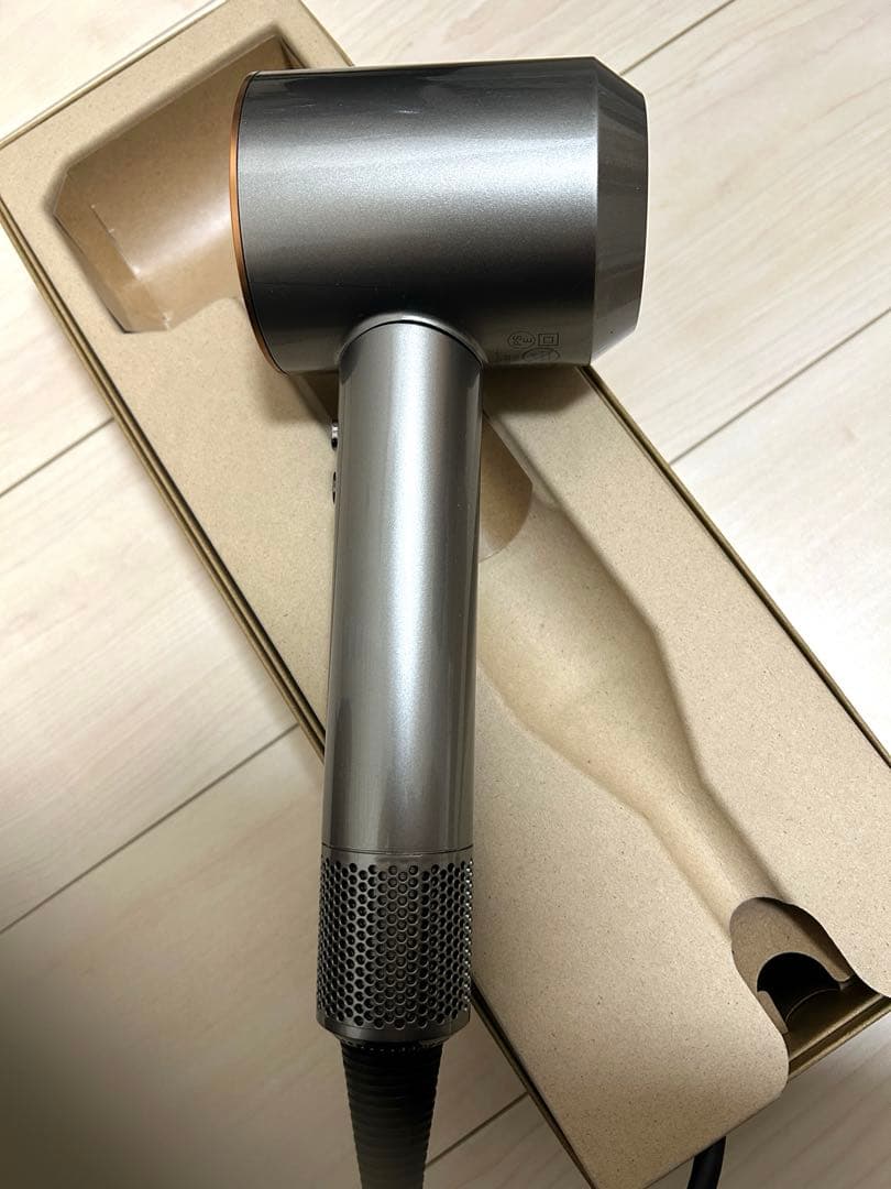 Dyson Supersonic ヘアドライヤー シルバー/ゴールド