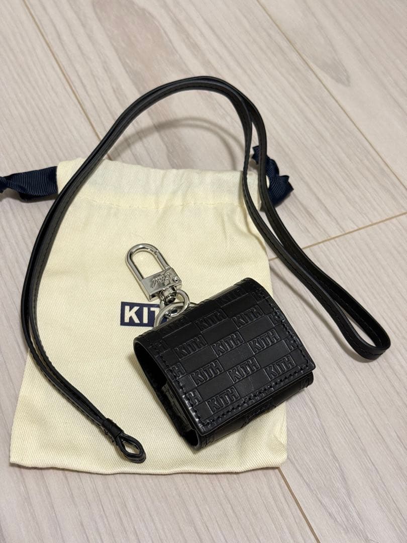 kith AirPods ブラック イヤホンケース ストラップ付き