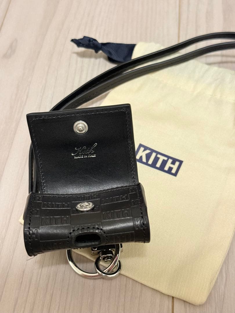 kith AirPods ブラック イヤホンケース ストラップ付き