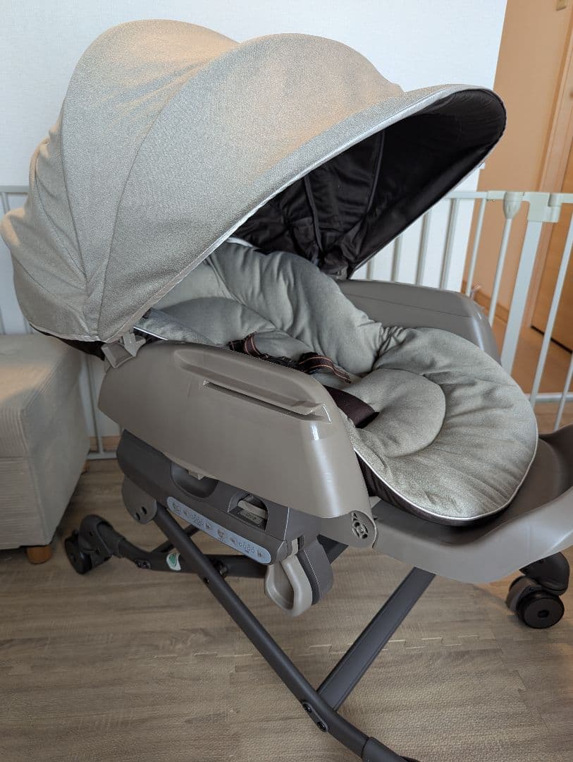 Combi ネムリラAT BEDi オートスイング ハイローチェア