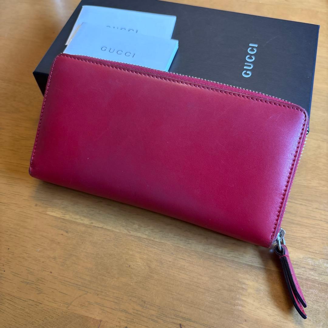 グッチ　長財布　レザー　赤