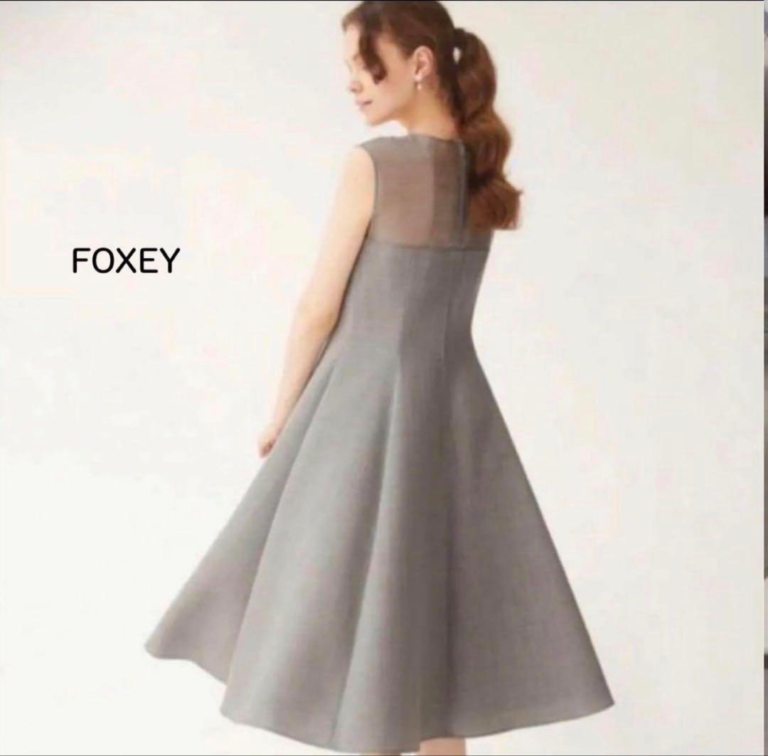 FOXEY シアー切り替えプリーツフレアーワンピース グレー