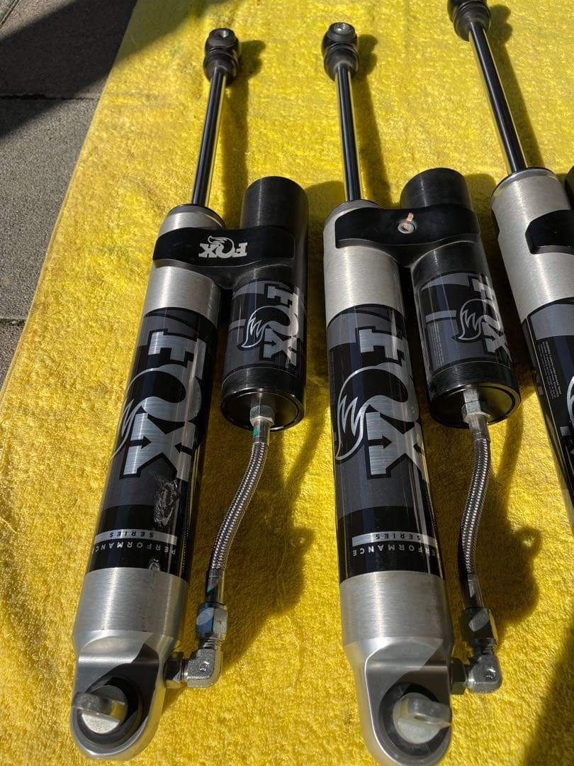FOX2.0 ショックアブソーバー ラングラーjk用