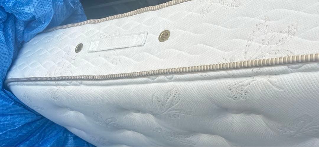 シモンズ ゴールデンバリュープレミアムセミダブルマットレス　ビューティーレスト