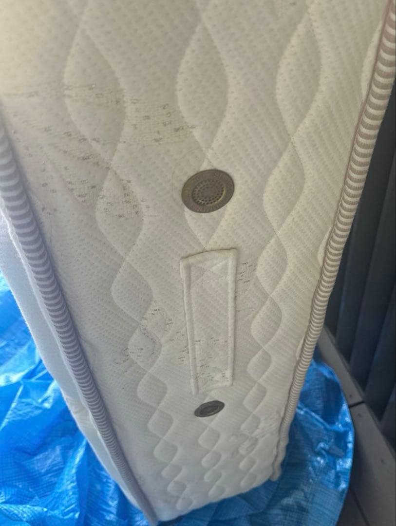 シモンズ ゴールデンバリュープレミアムセミダブルマットレス　ビューティーレスト