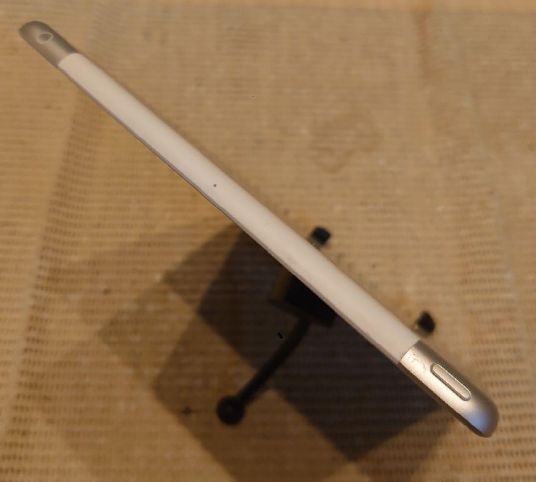 完動品SIMフリー液晶無傷iPad第8世代本体128GB送料込LQ1KR