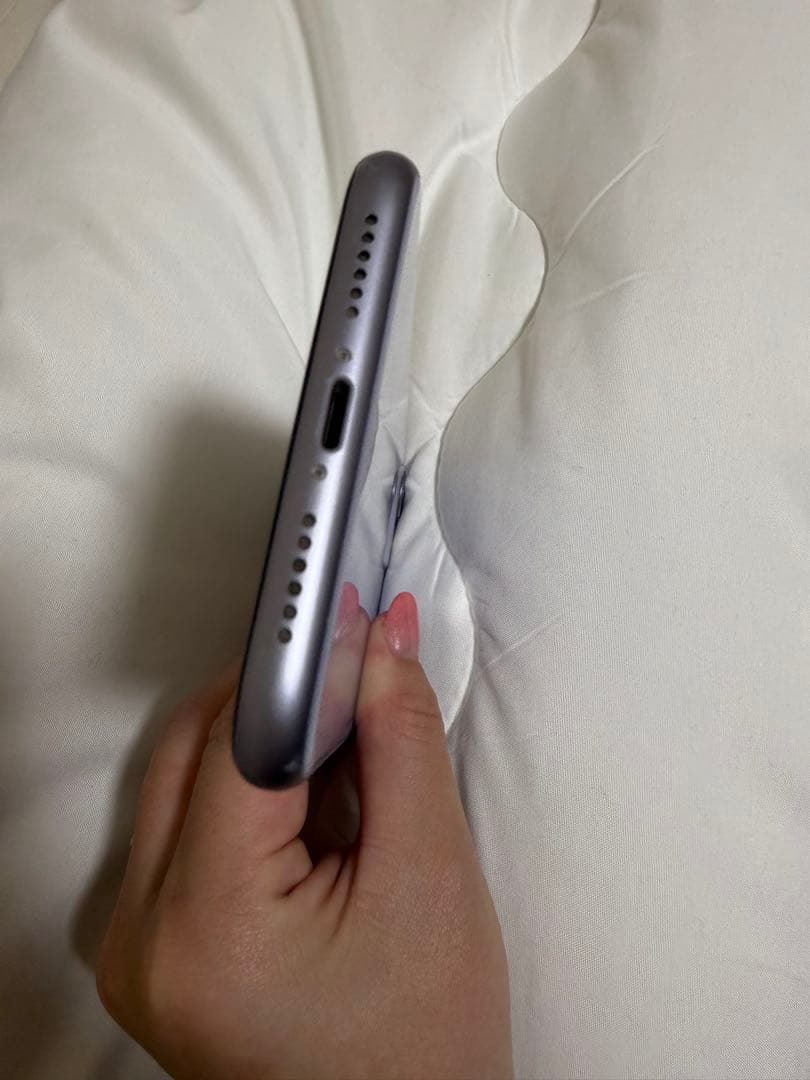 iPhone 11 本体　128GB