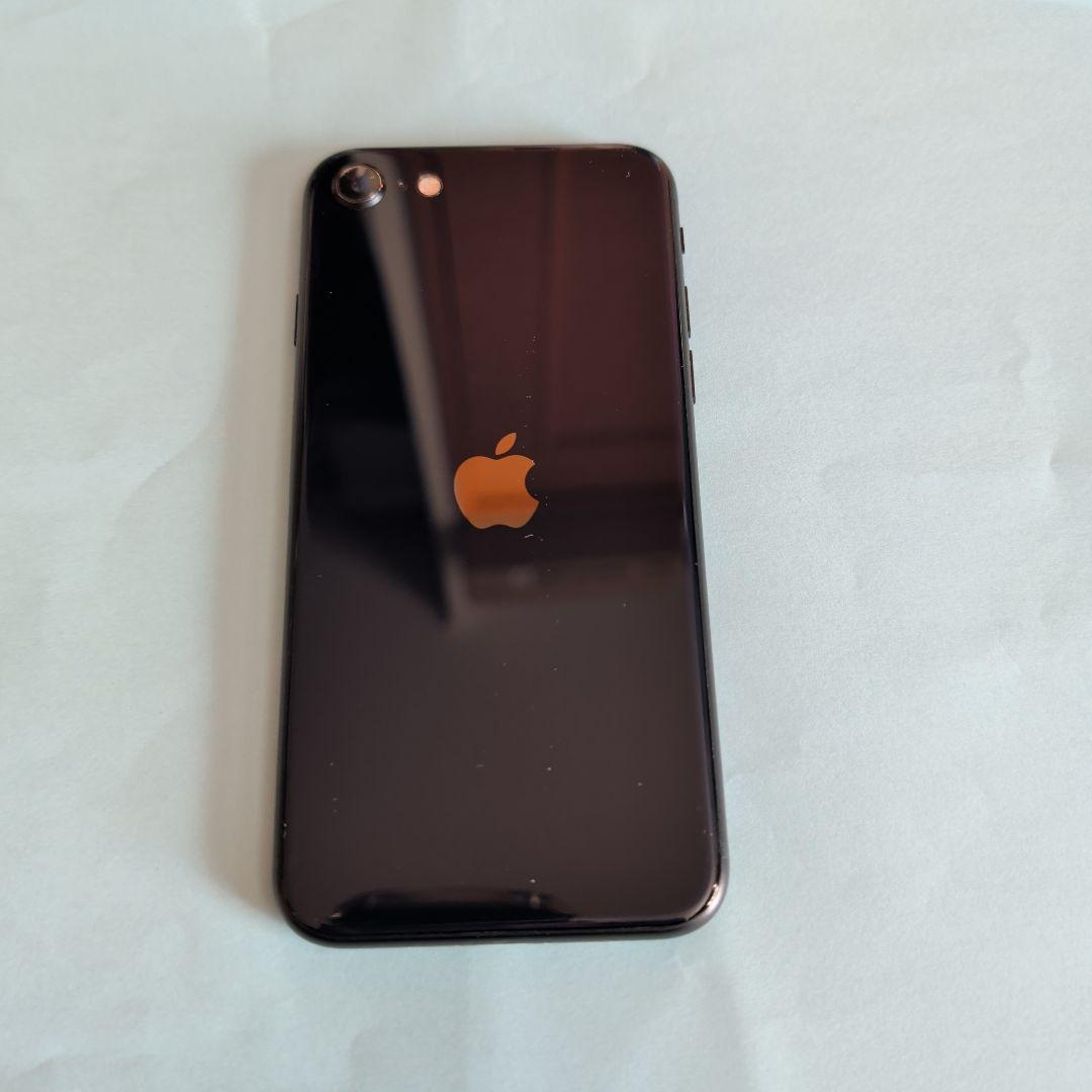 Apple iPhoneSE(第3世代) 本体 + 透明ケース