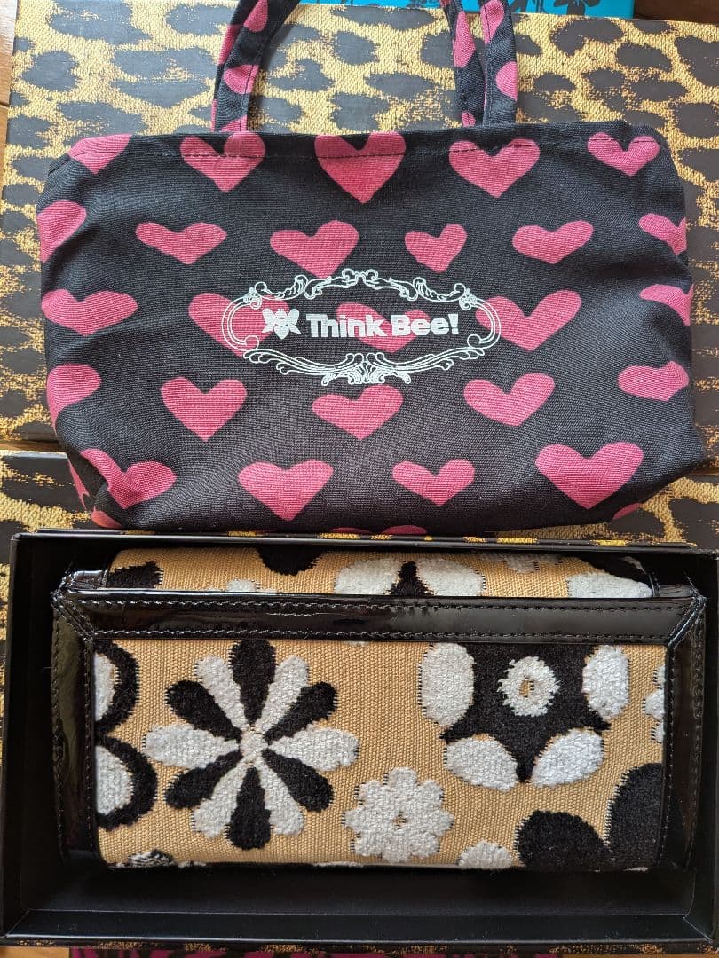 【新品未使用】Think Bee! マーガレット2 長財布 箱入り 美品✨️