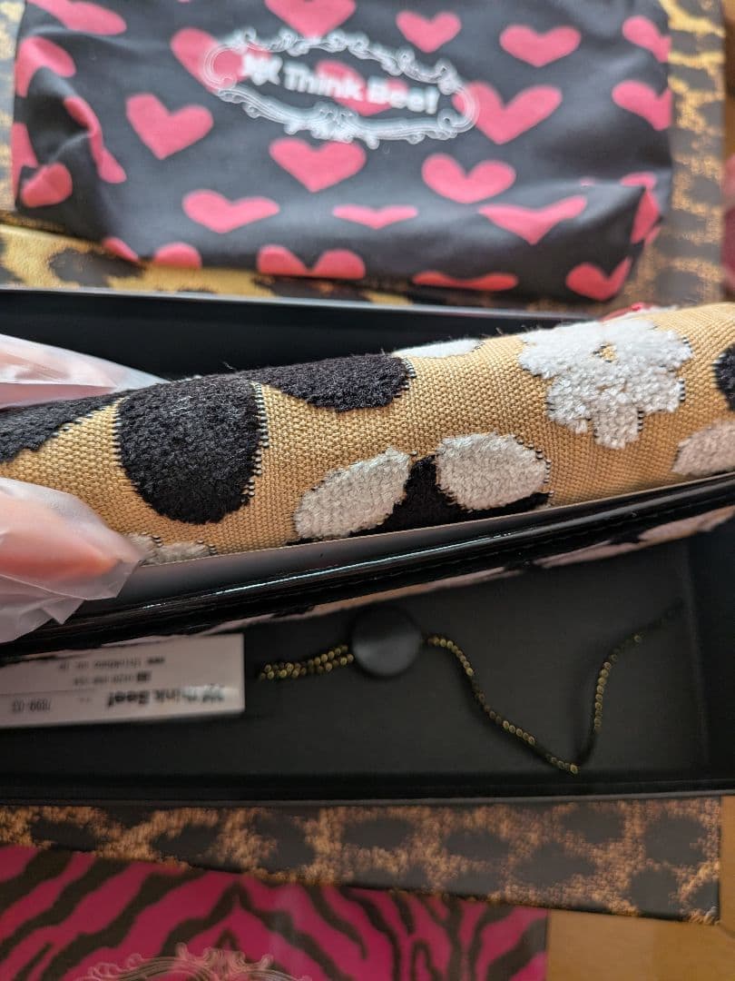 【新品未使用】Think Bee! マーガレット2 長財布 箱入り 美品✨️