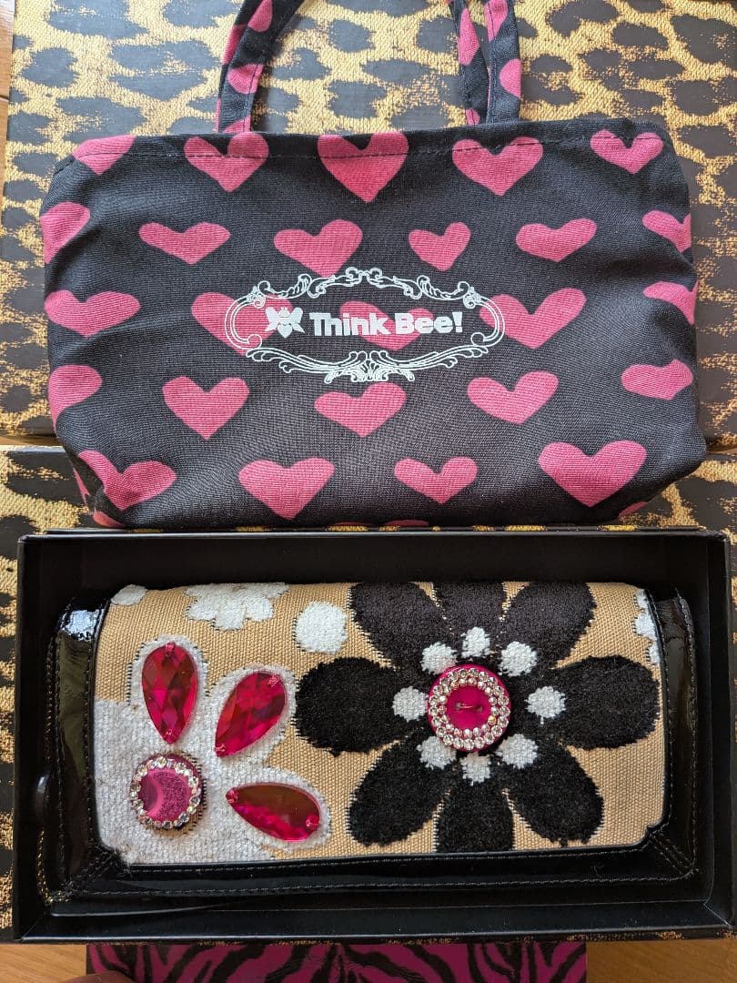 【新品未使用】Think Bee! マーガレット2 長財布 箱入り 美品✨️