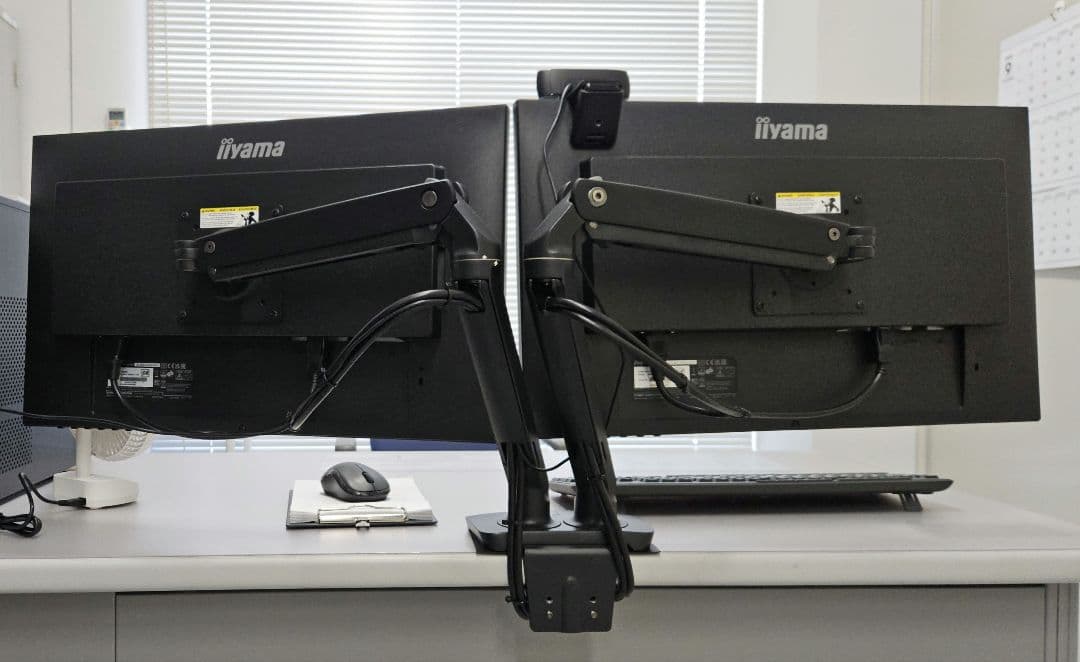 デュアルモニターアーム