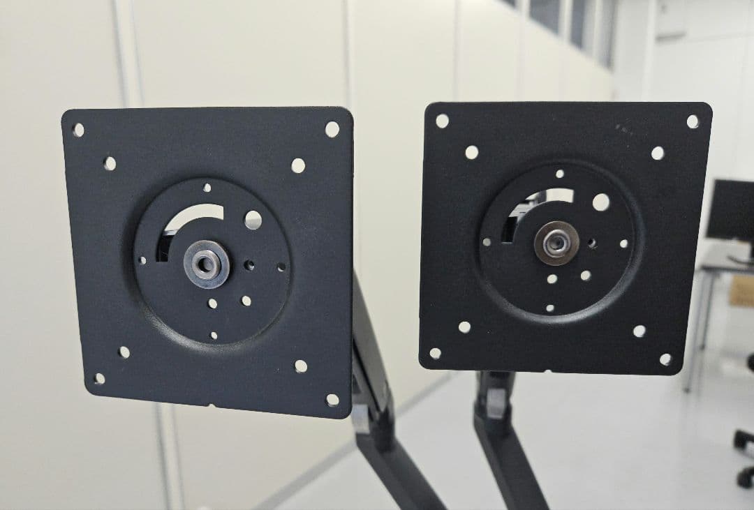 デュアルモニターアーム