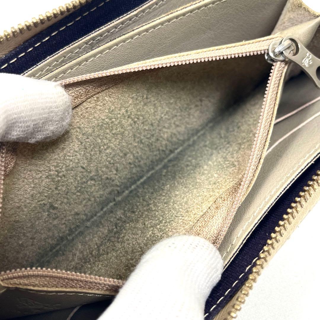 イルビゾンテ　長財布　ロゴ型押し　ラウンドファスナー　本革　シンプル　極美品