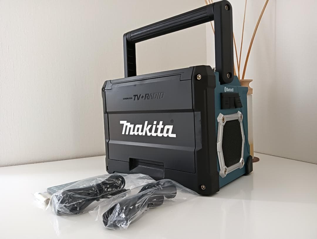 【美品】 マキタ TV100 充電式ラジオ付テレビ