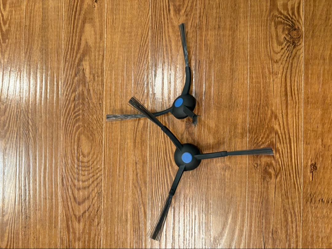 【送料無料】 ロボット掃除機 黒色 付属品多数あり　ブラック　スタイリッシュ