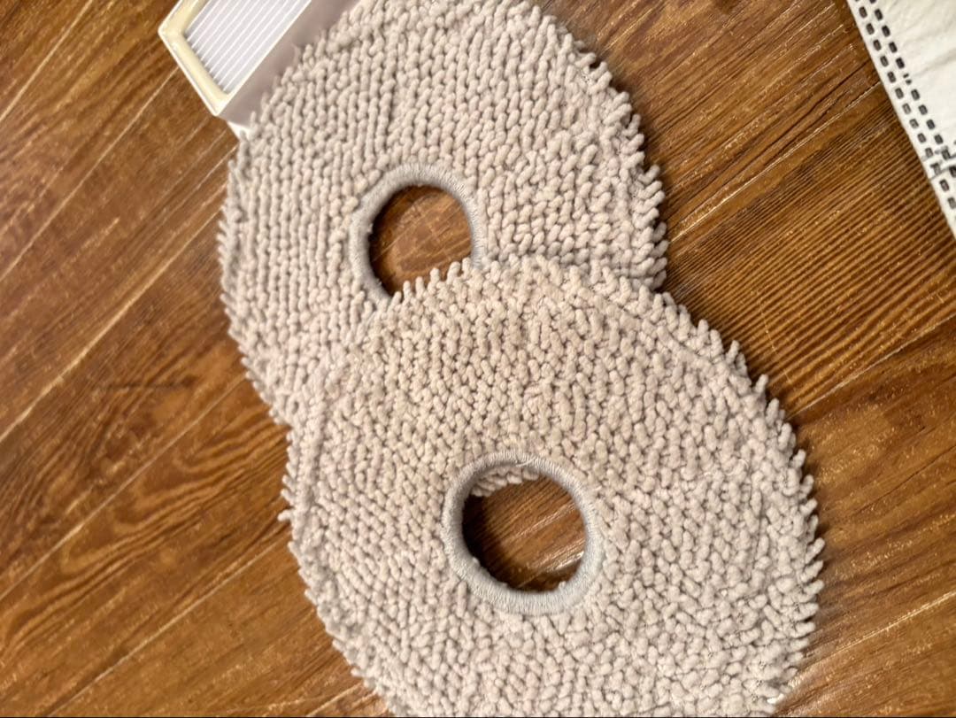 【送料無料】 ロボット掃除機 黒色 付属品多数あり　ブラック　スタイリッシュ