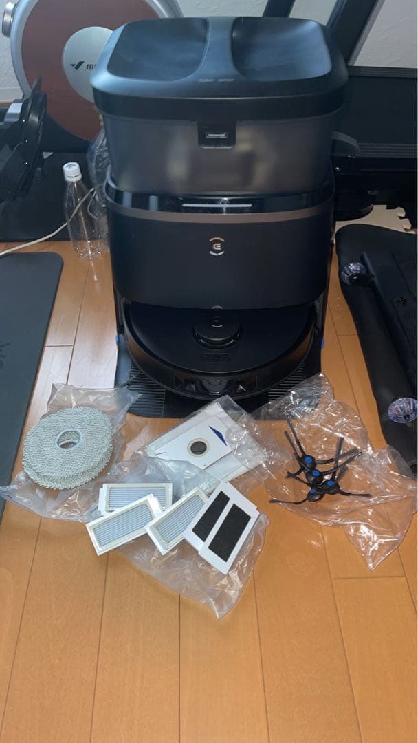 【送料無料】 ロボット掃除機 黒色 付属品多数あり　ブラック　スタイリッシュ