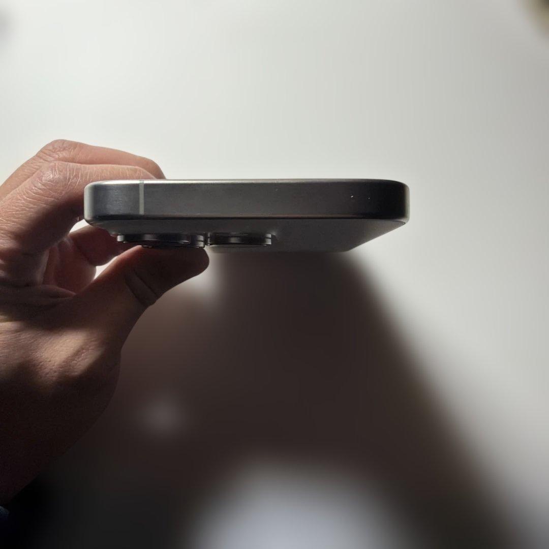 iPhone 15 Pro 128GB（色：ホワイトチタニウム）SIMフリー