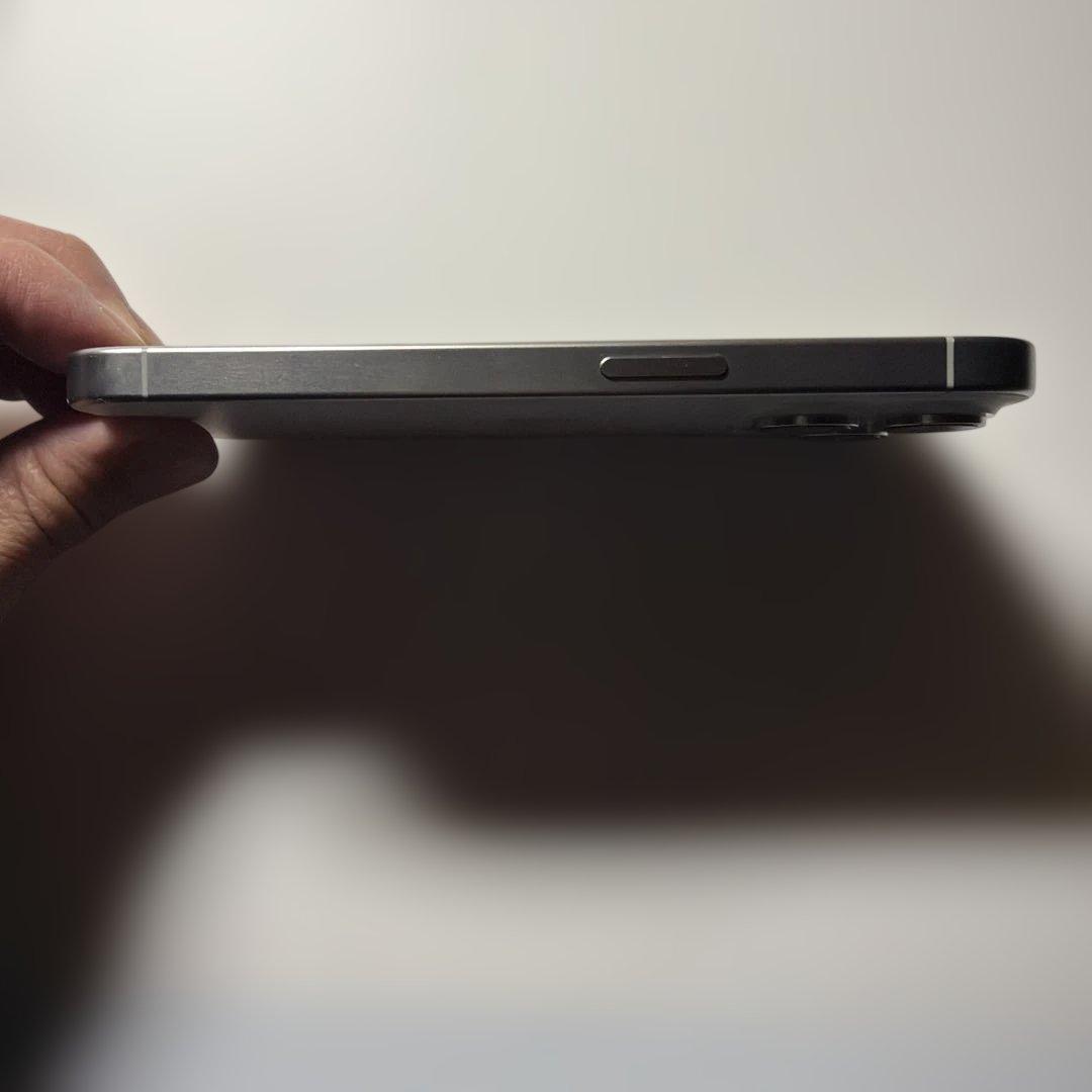 iPhone 15 Pro 128GB（色：ホワイトチタニウム）SIMフリー