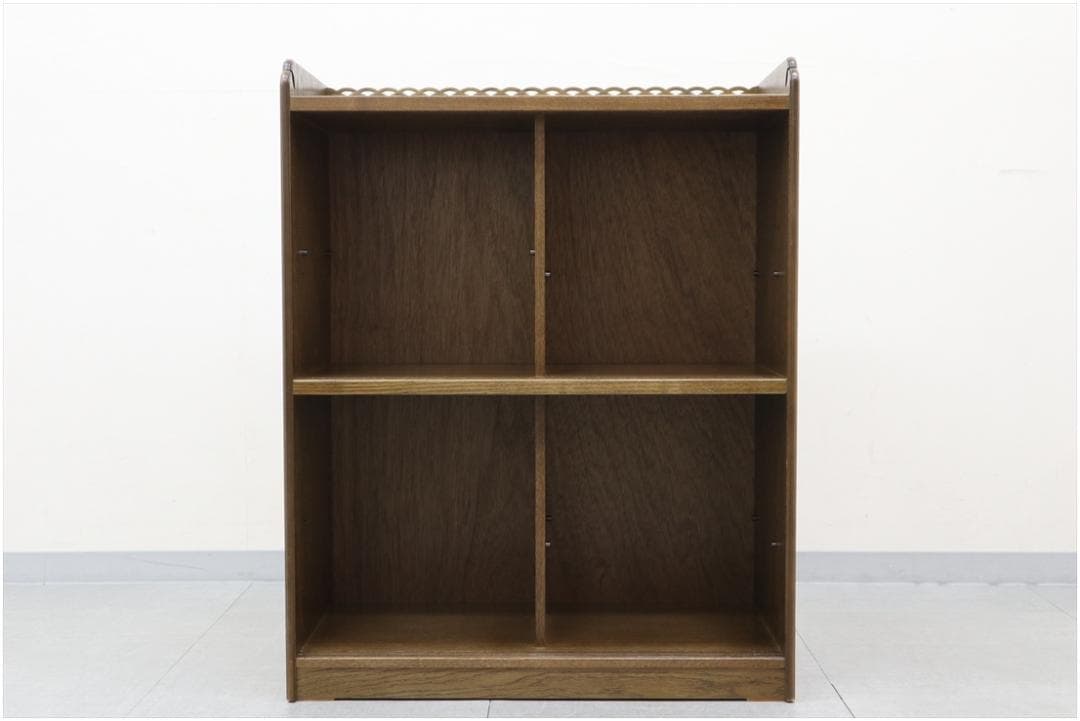 美品 パリの雑貨屋 引き戸 天然木 小物収納 ディスプレイ棚 本収納 飾り棚