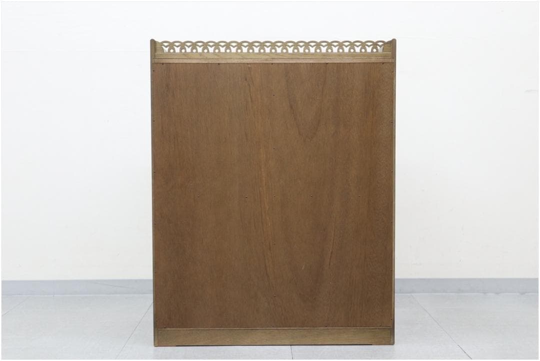 美品 パリの雑貨屋 引き戸 天然木 小物収納 ディスプレイ棚 本収納 飾り棚