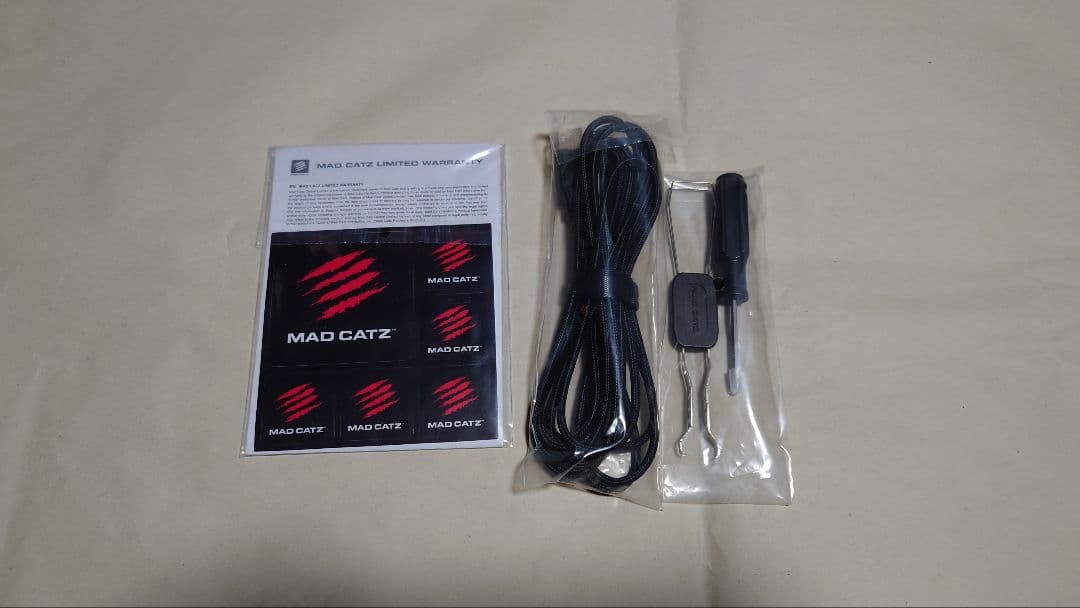 MAD CATZ N.E.K.O.アーケードコントローラー