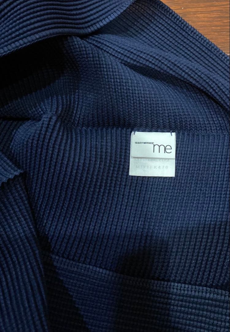 プリーツプリーズ　ブラック 半袖トップス