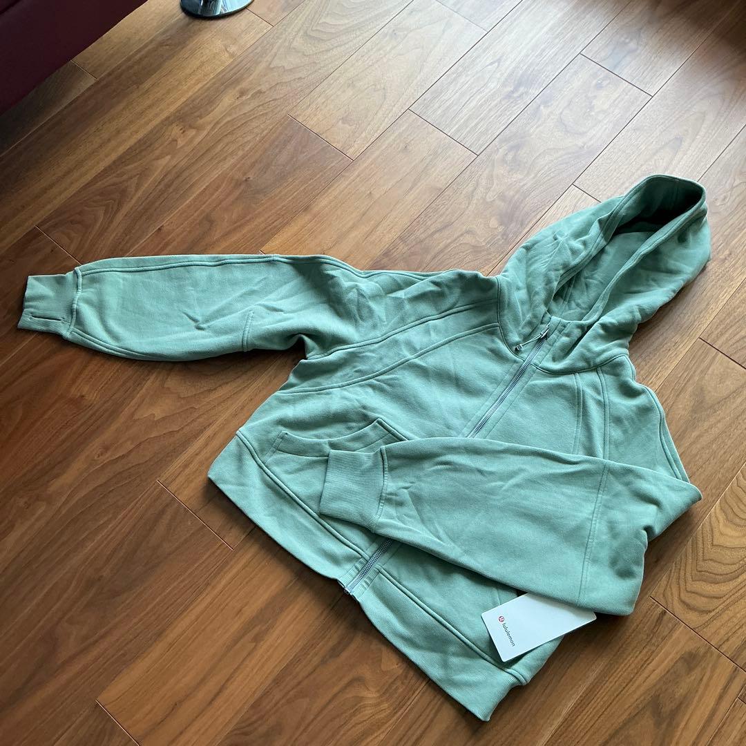 新品未使用！ルルレモンScuba オーバーサイズ フルジップフーディXS 薄緑