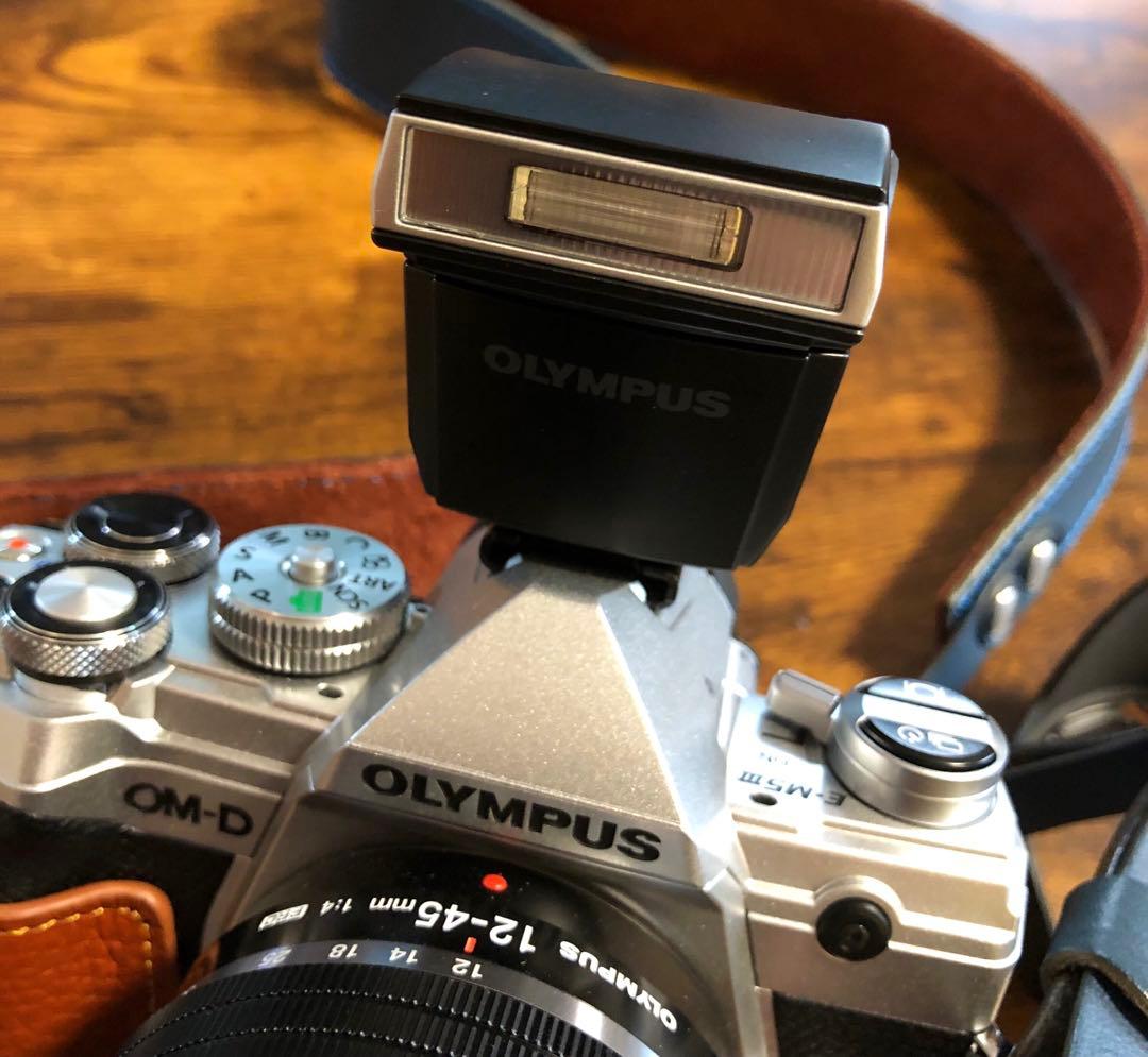 デジタルカメラ OLYMPUS OM-D E-M5 Mark III 12-45 F4.0