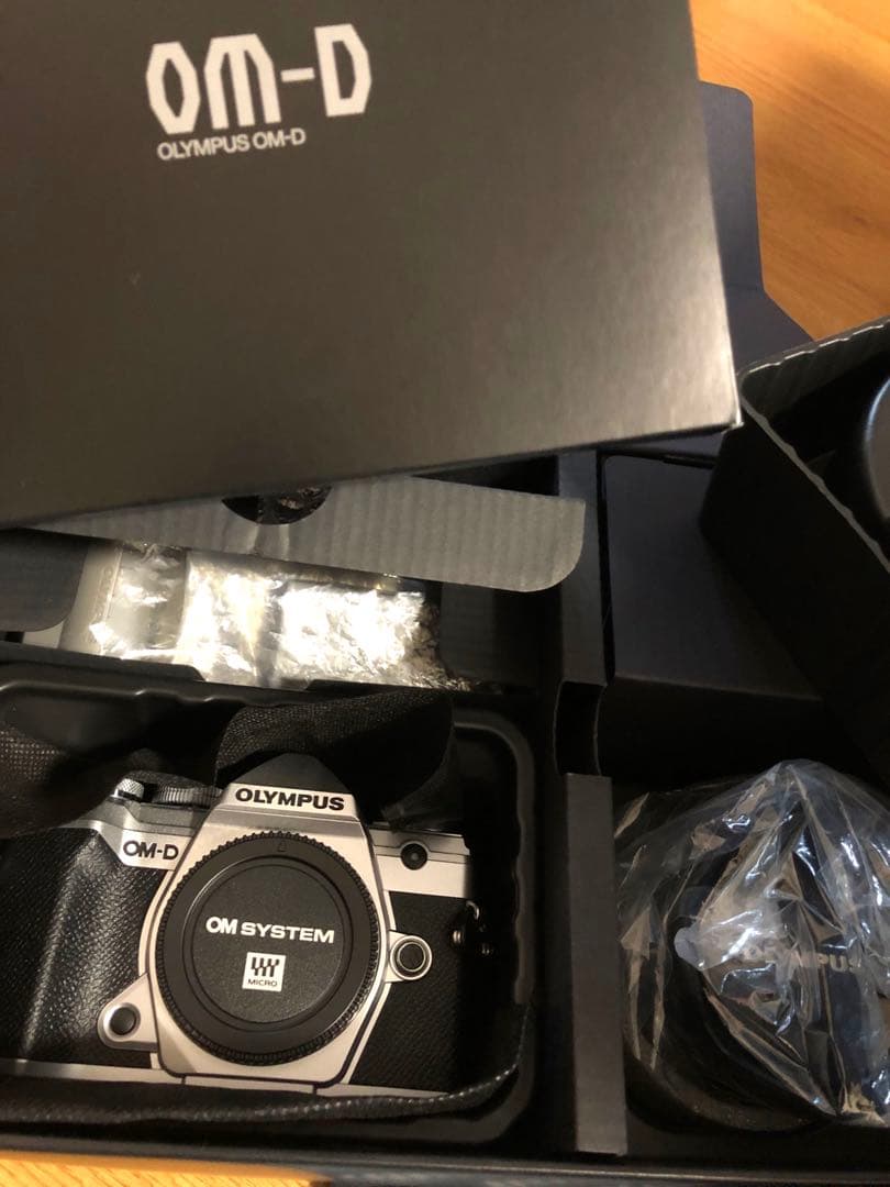 デジタルカメラ OLYMPUS OM-D E-M5 Mark III 12-45 F4.0