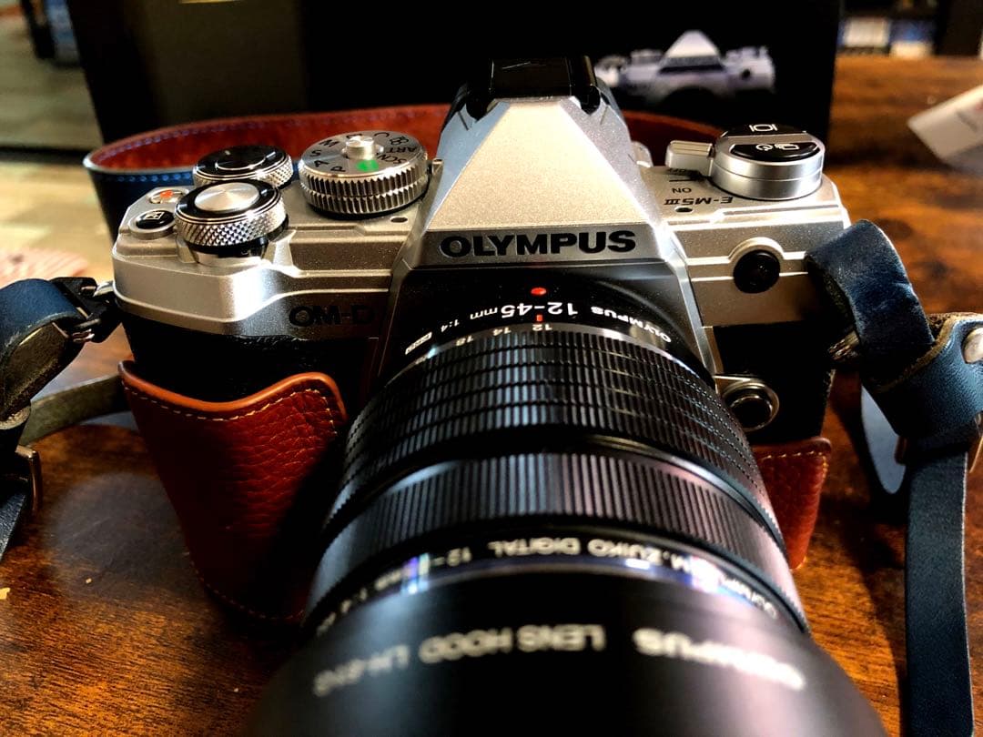 デジタルカメラ OLYMPUS OM-D E-M5 Mark III 12-45 F4.0