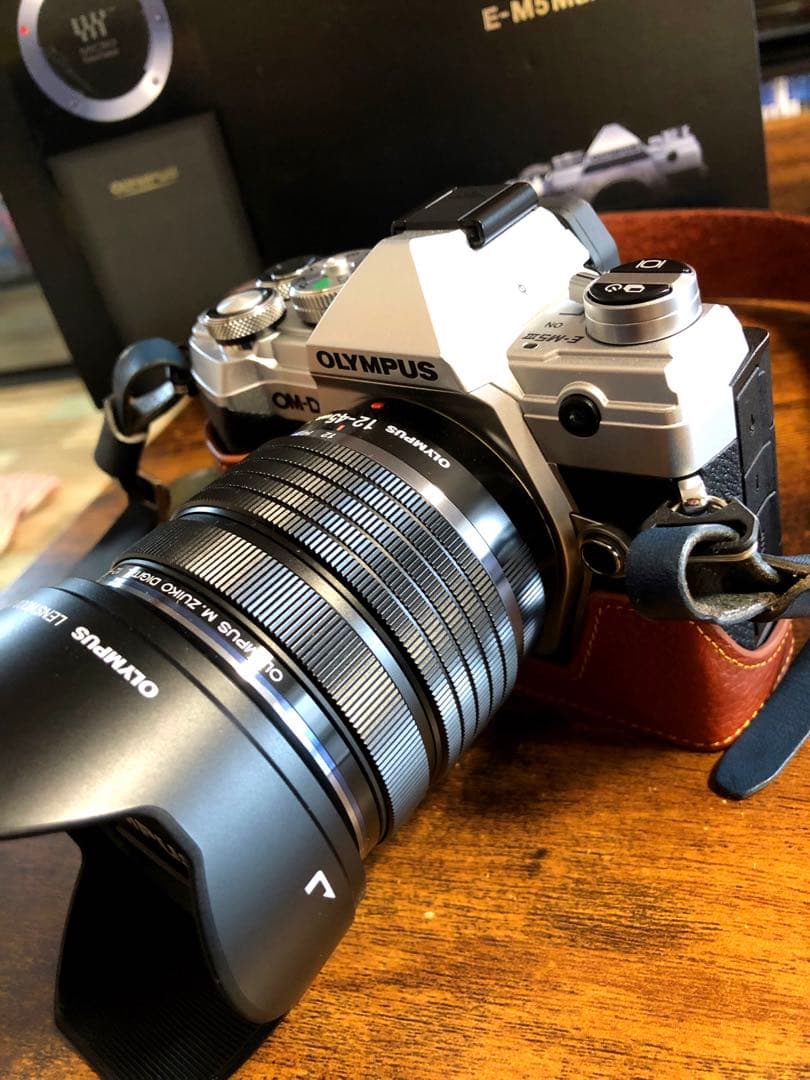 デジタルカメラ OLYMPUS OM-D E-M5 Mark III 12-45 F4.0