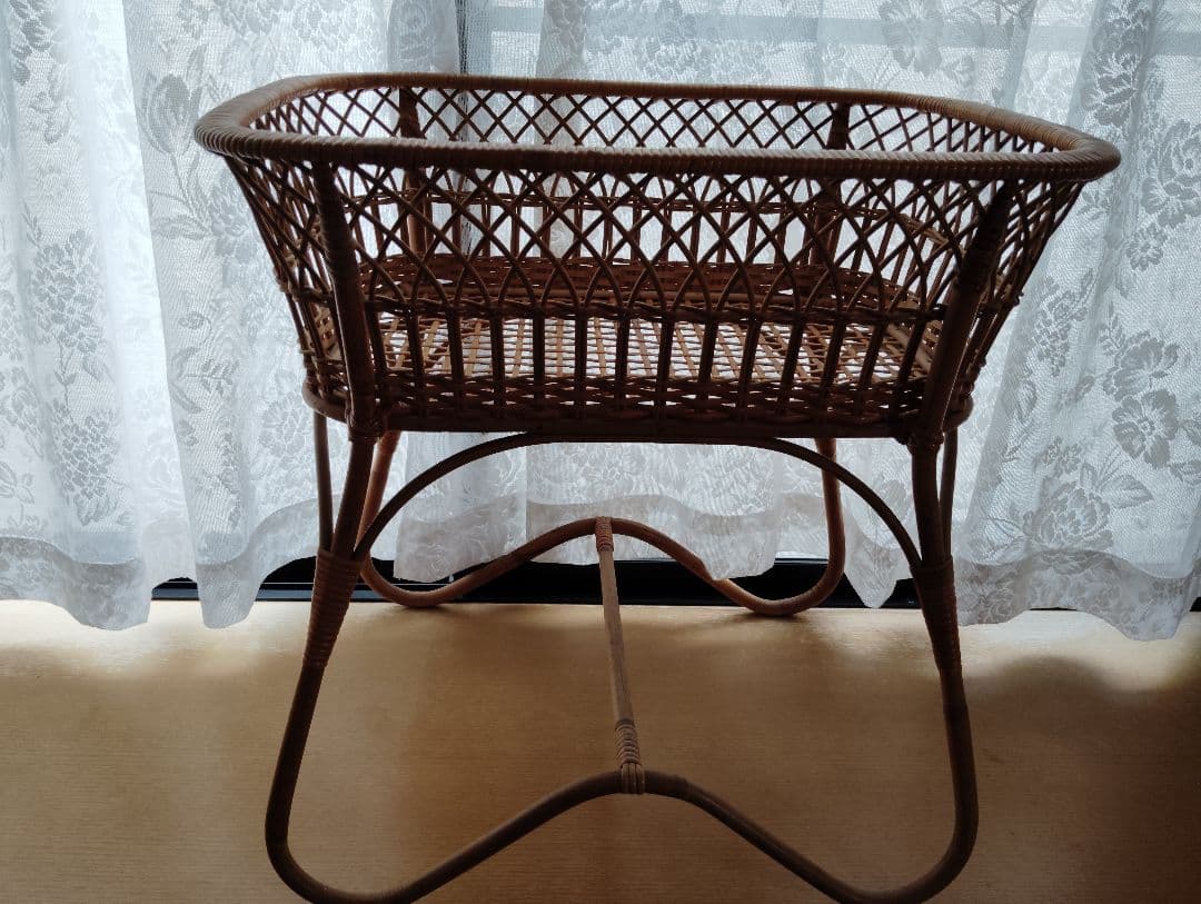 ラタン製バスケット