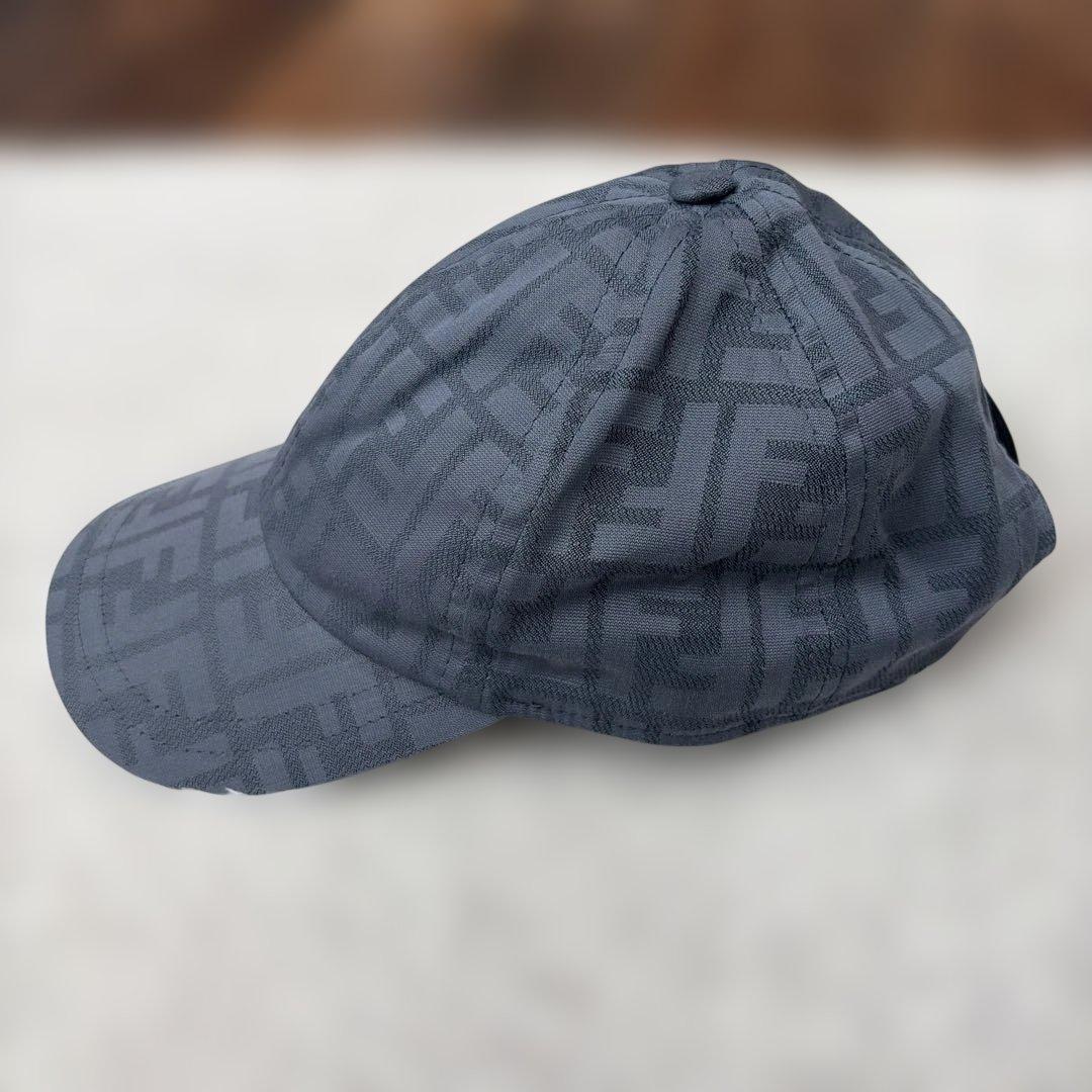 グレー ロゴ入り ベースボールキャップ