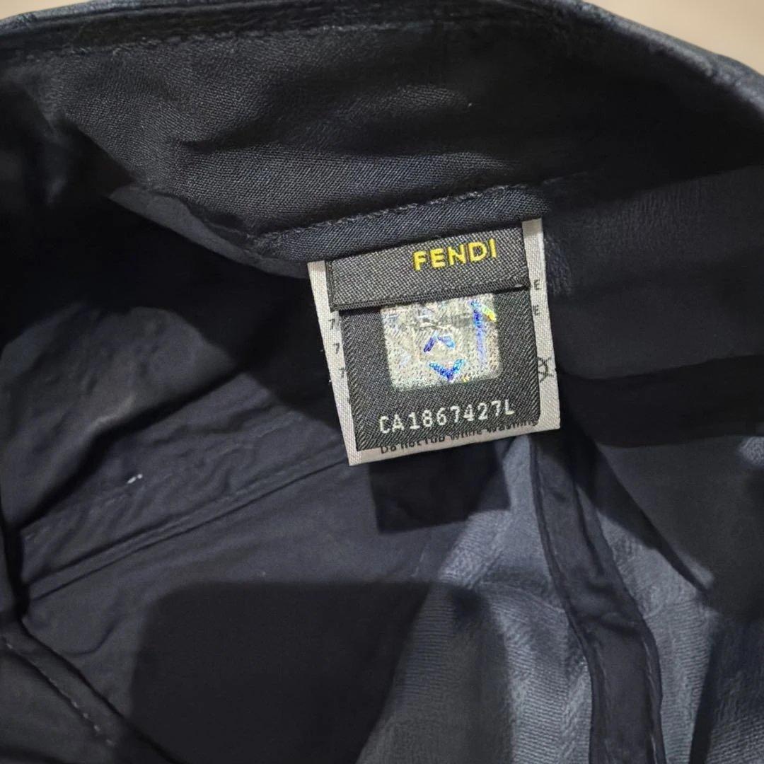 グレー ロゴ入り ベースボールキャップ