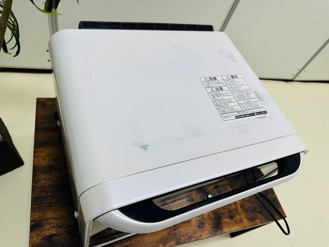 ホワイトオーブンレンジ デジタル表示TOSHIBA 石窯ドーム30L