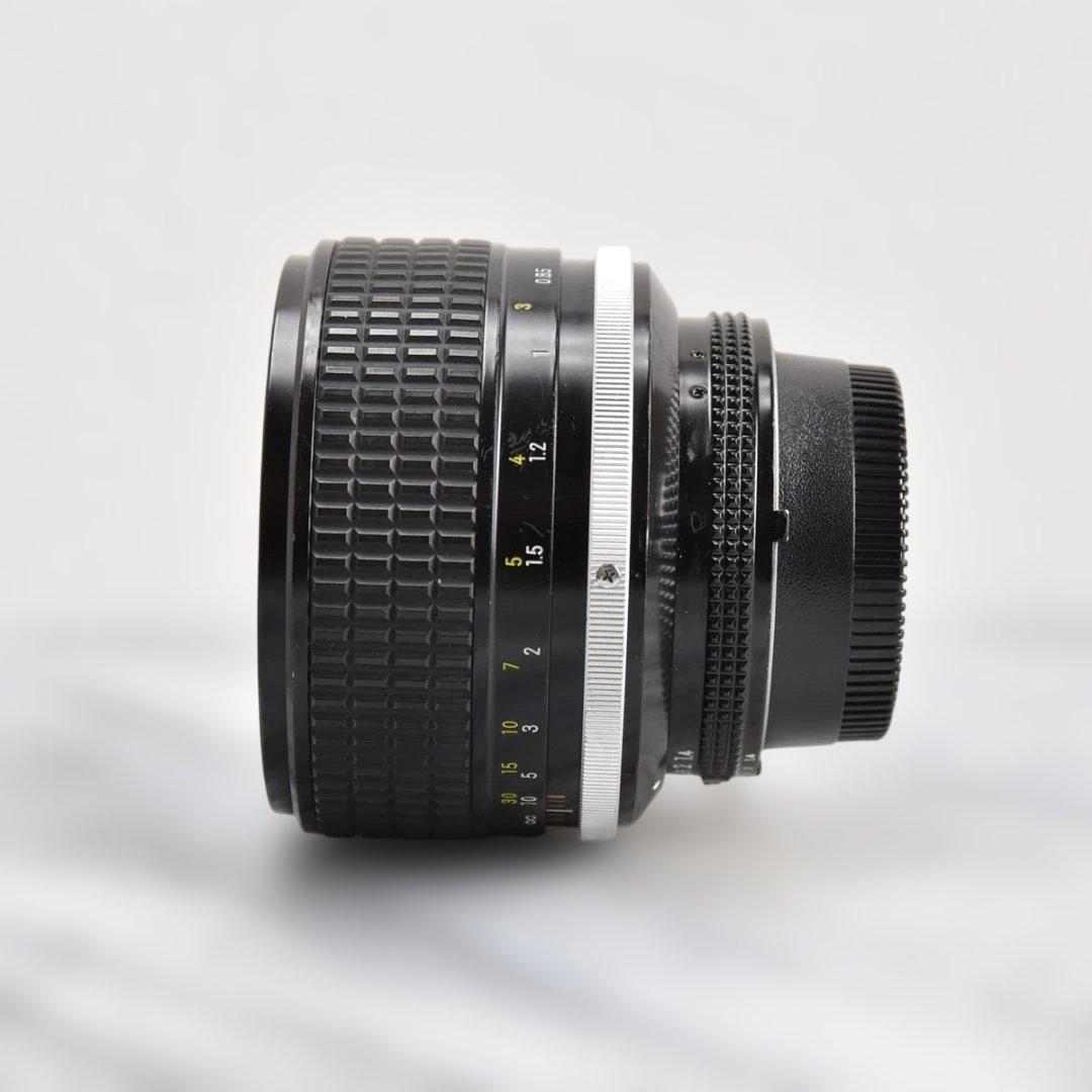 NIKKOR 85mm f/1.4 レンズ マニュアルレンズ　Nikon ニコン