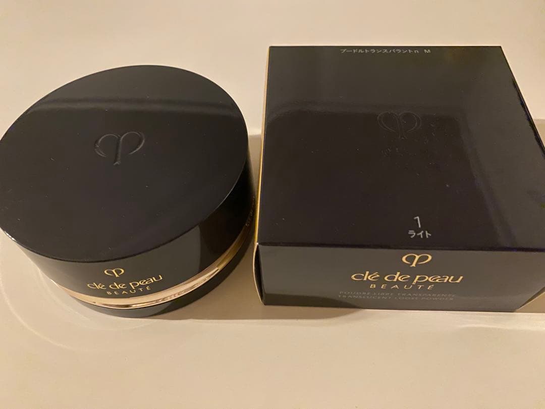 クレ・ド・ポーボーテ プードルトランスパラントn M 1ライト♥