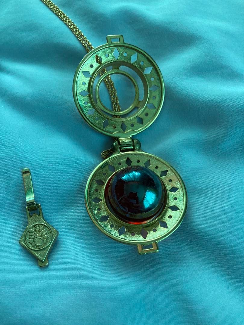 シュシュトリアン バルミラクルペンダント ビー玉6色